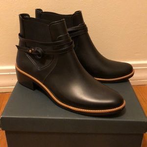 Bernardo rain booties